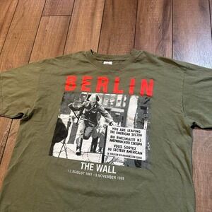 Vintage Berlin Wall Green‎ T Shirt Men's Large